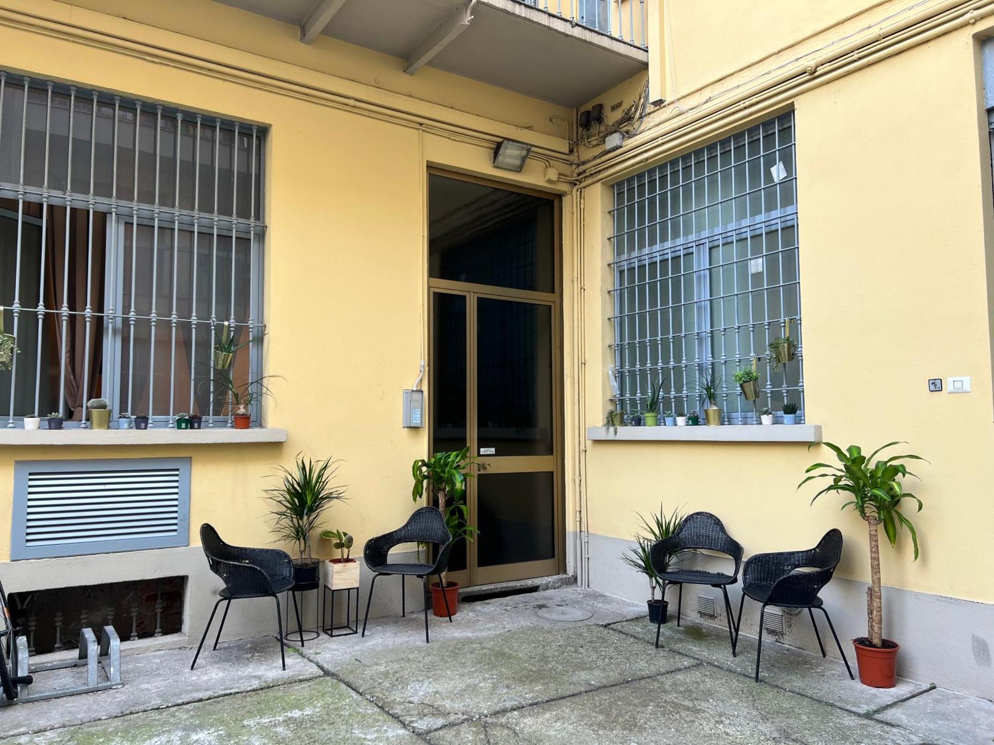 Regina Milano In Porta Romana 3 - Sky Tv, Wifi & Breakfast Box Apartment Exterior photo